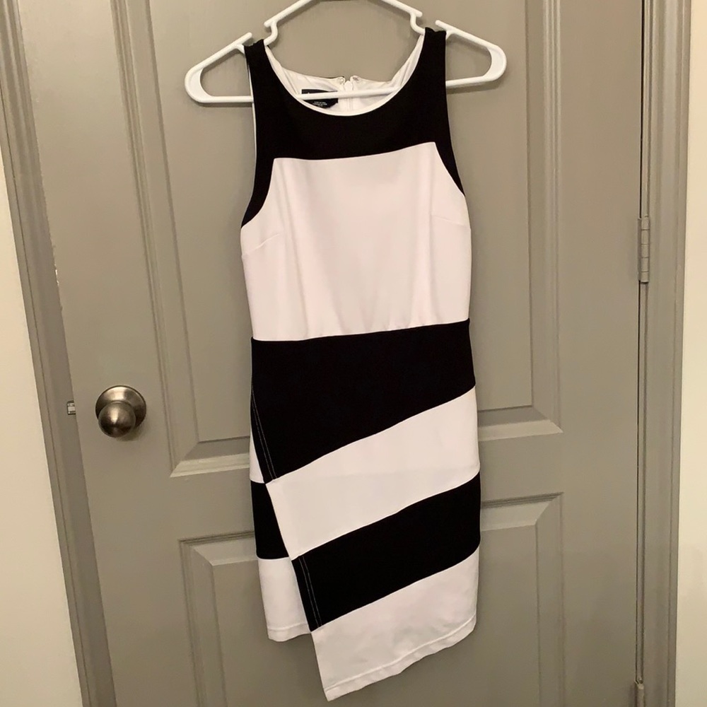 Black and white XS Bebe dress